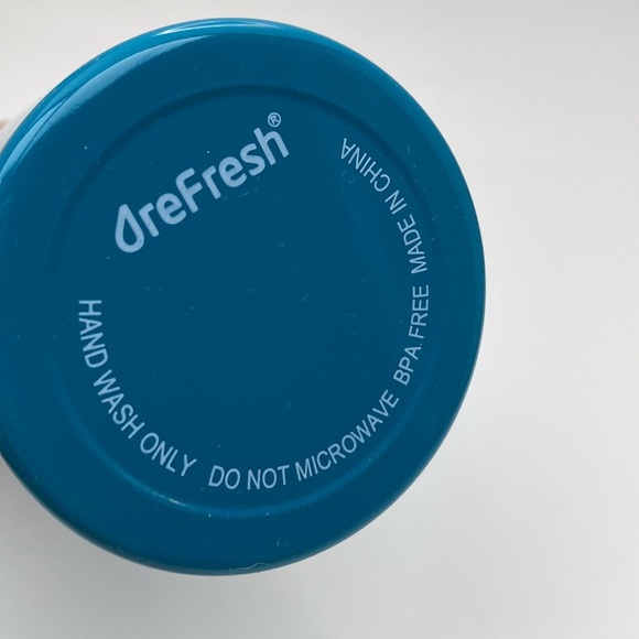 Snoopy surfboard Hawaii Cowabunga drinking bottle NWT Hawaii - Picture 5 of 10